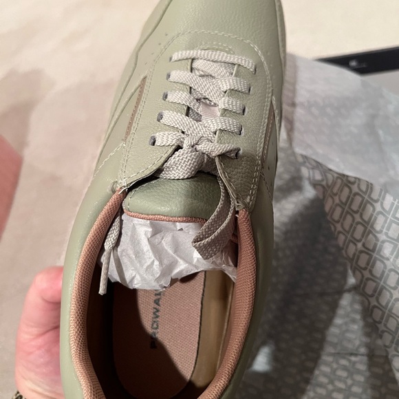 Rockport Other - Rockport Men's Pro Walker Sport Shoes in Cream/White Size 10.5W New With Box